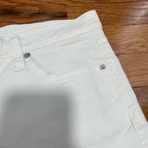 Gap Women’s Bermuda White Shorts Size 28